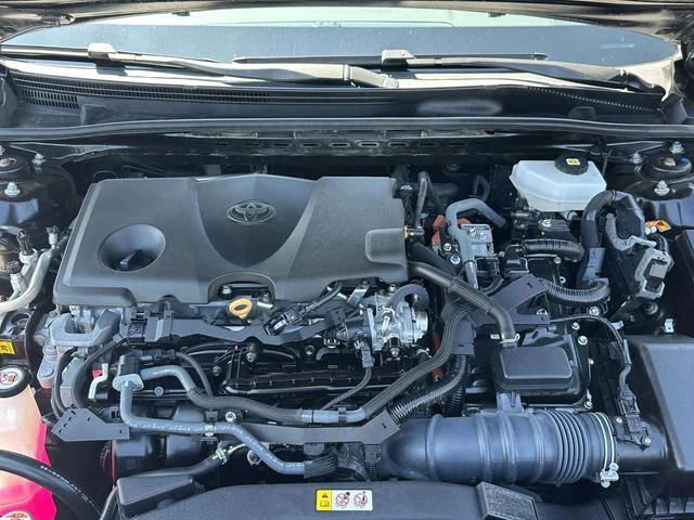 2025 Toyota Camry SE - Photo 12