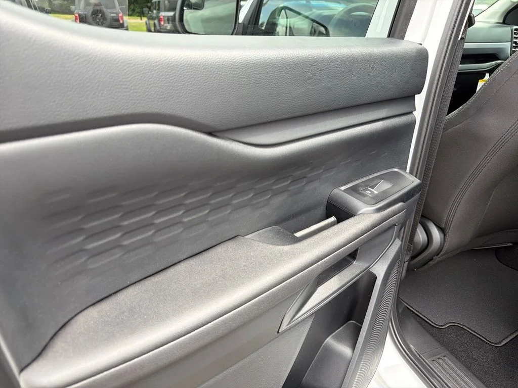 New 2026 Oxford White Ford XL image 7
