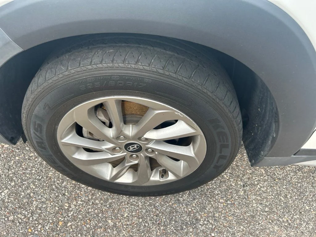 Used 2018 White Hyundai SEL image 15