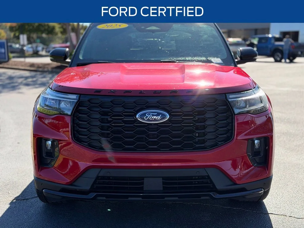 Used 2025 Red Ford ST-Line image 3