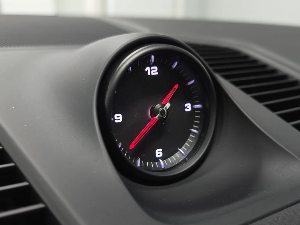 Certified Used 2023  Porsche Base image 21