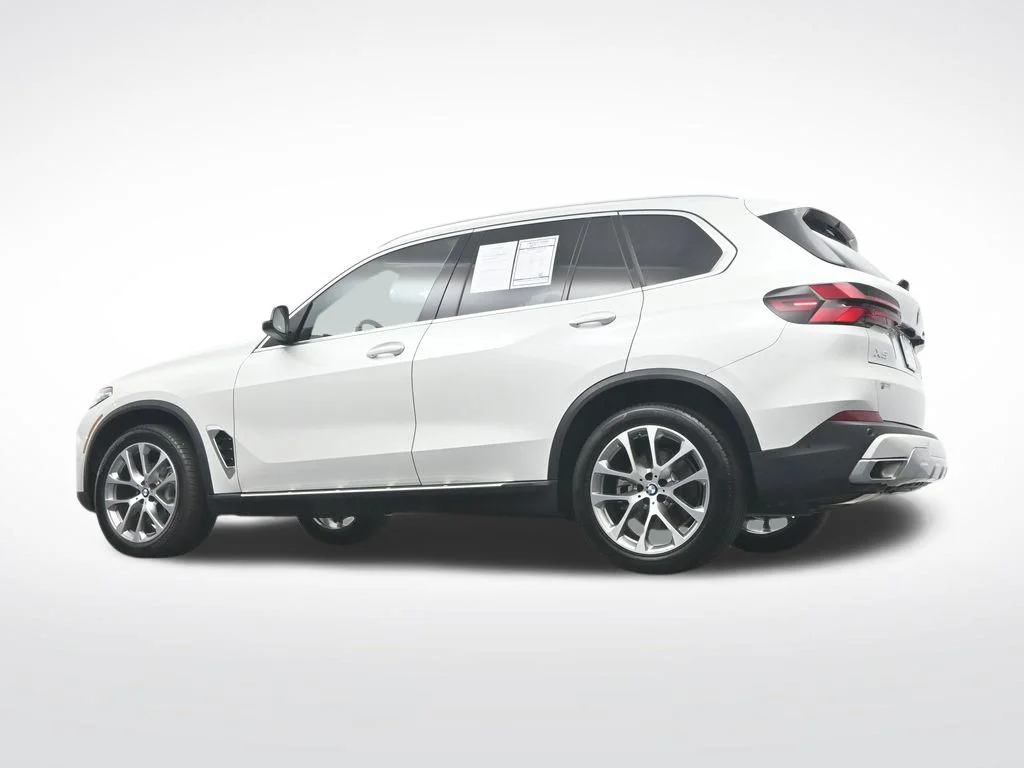 Certified Used 2025 White Metallic BMW xDrive40i image 39