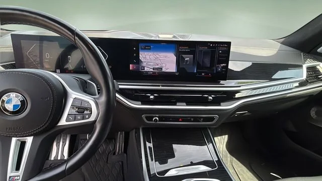 Used 2023 White BMW M60i image 12