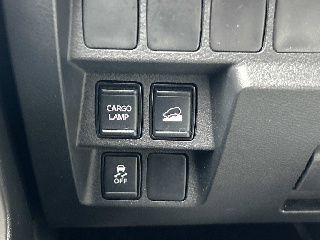 Used 2023 Green Nissan SV image 17