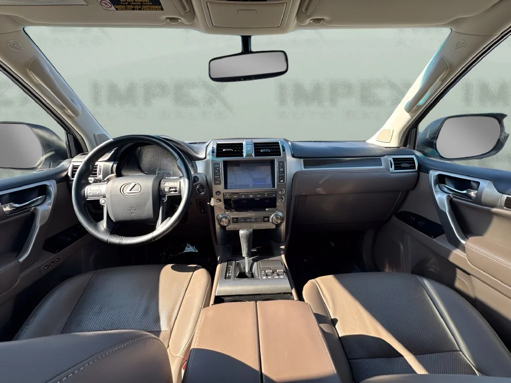 Used 2018 White Lexus 460 image 14