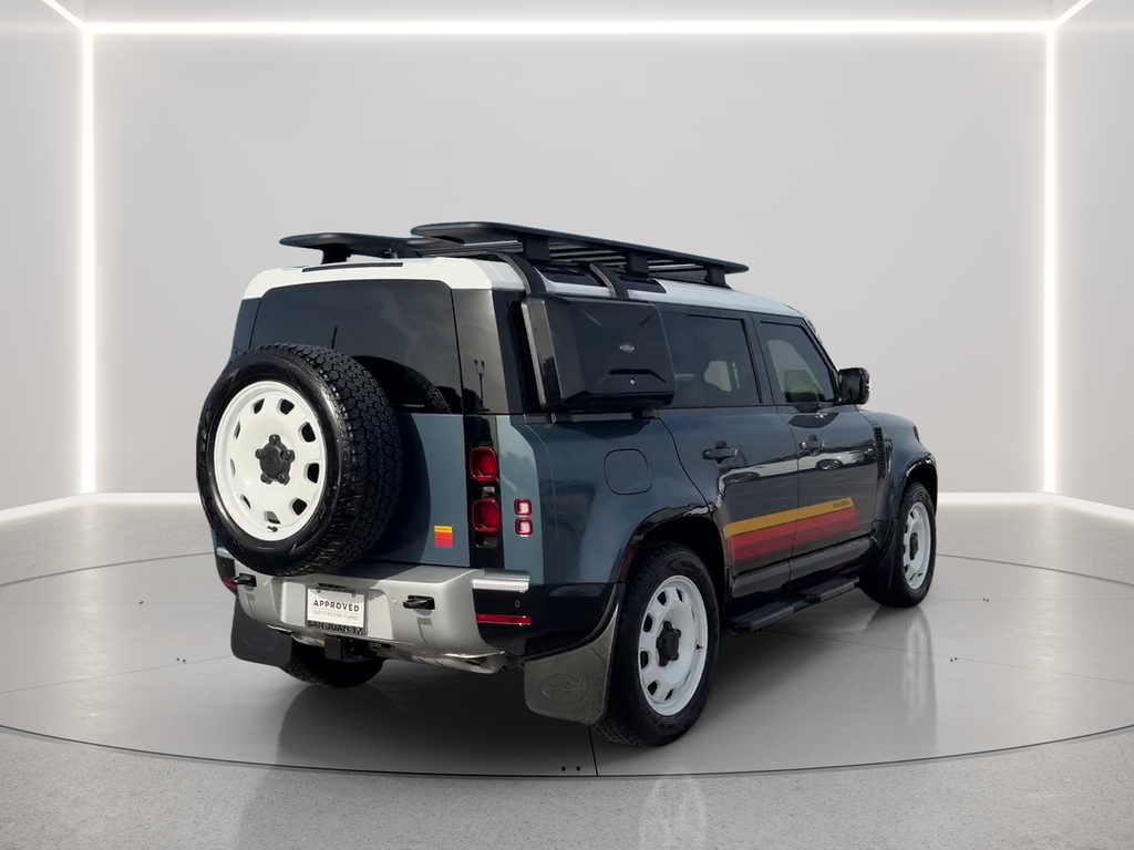 Used 2025 Tasman Blue Metallic Land Rover S image 5