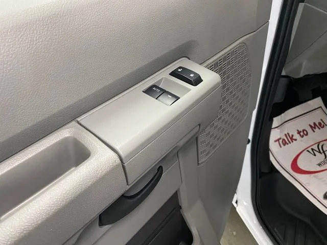 New 2025 Oxford White Ford E-350 SRW image 13