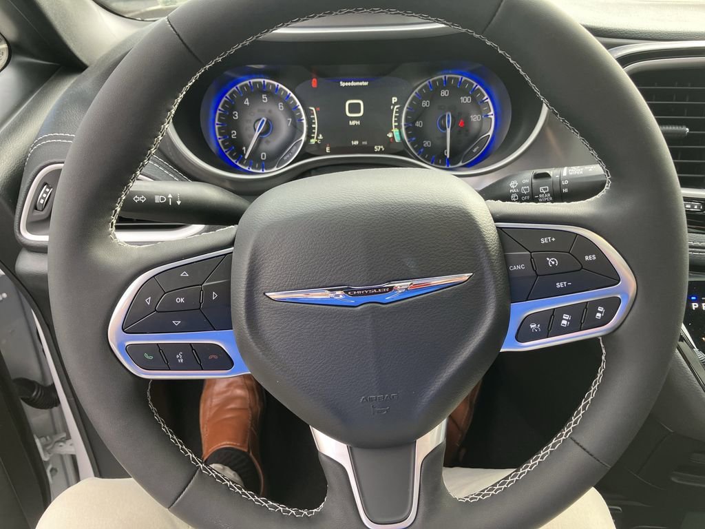2026 Chrysler Pacifica Select - Photo 8