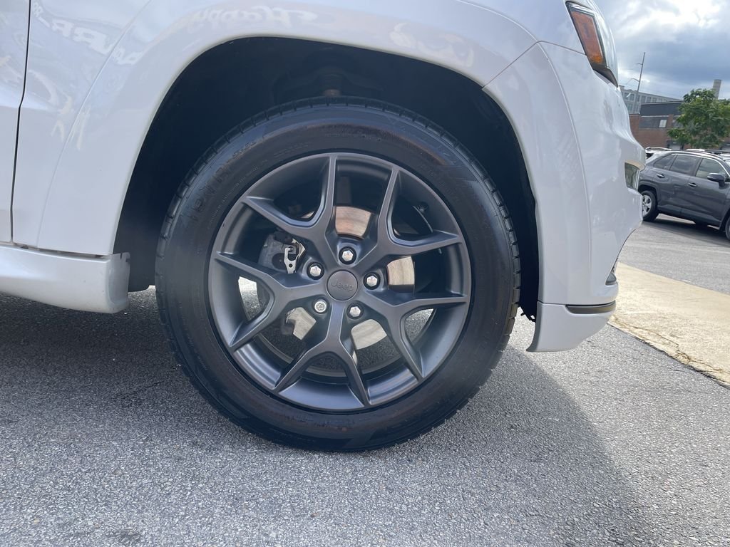 Certified Used 2019 White Jeep Limited X image 11