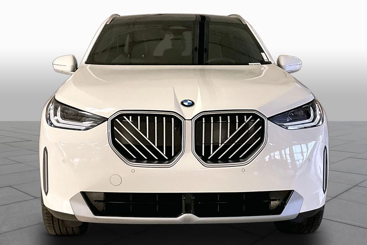 New 2026 Alpine White BMW 30 xDrive image 3