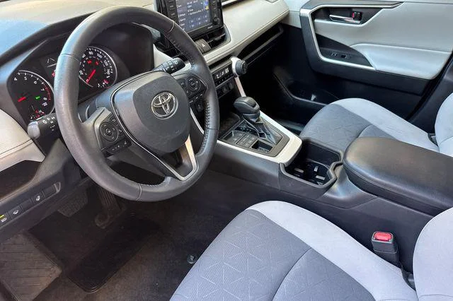 Certified Used 2022 SILVER SKY METALLIC Toyota  image 11