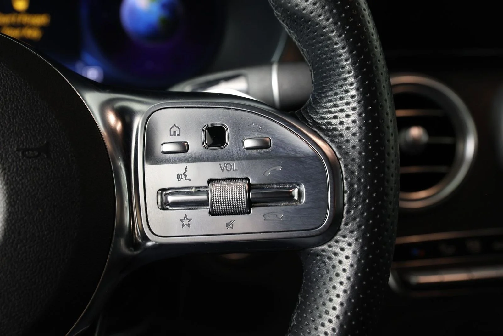 Used 2022 Black Mercedes-Benz GLC 300 image 15