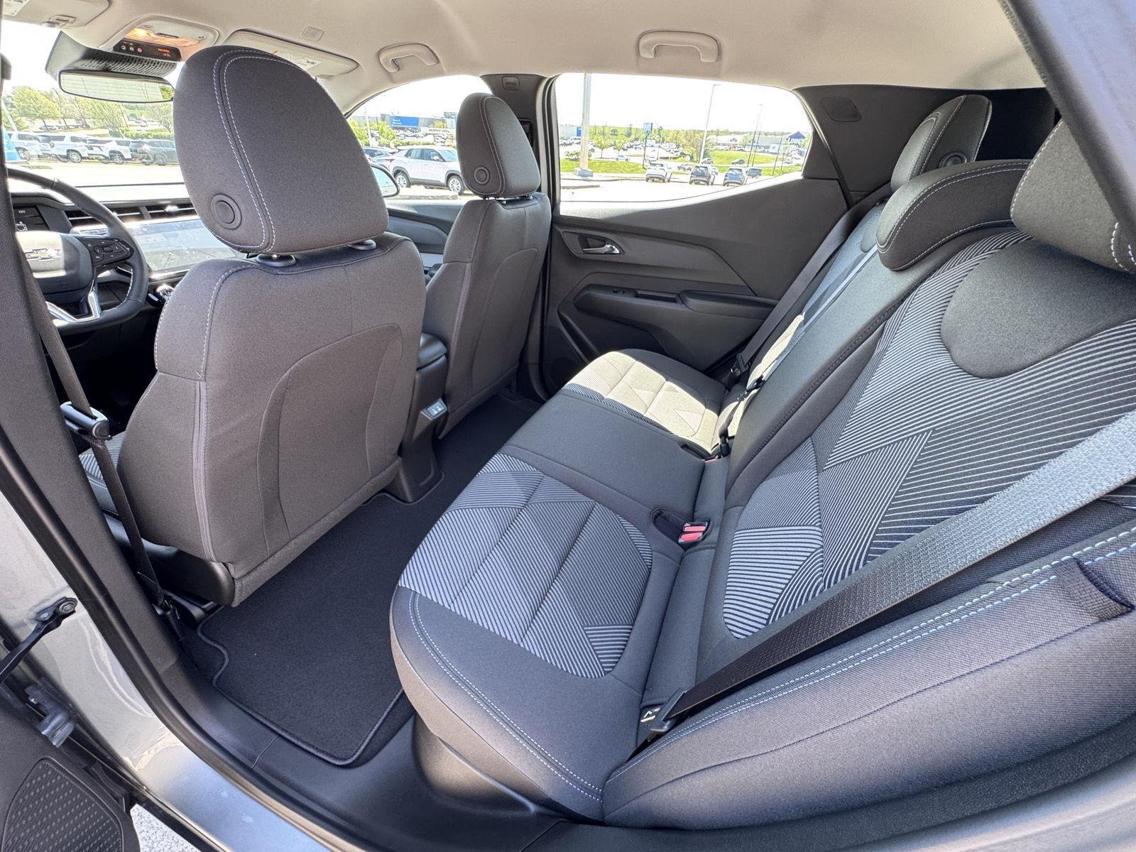 2027 Chevrolet Bolt LT - Photo 29