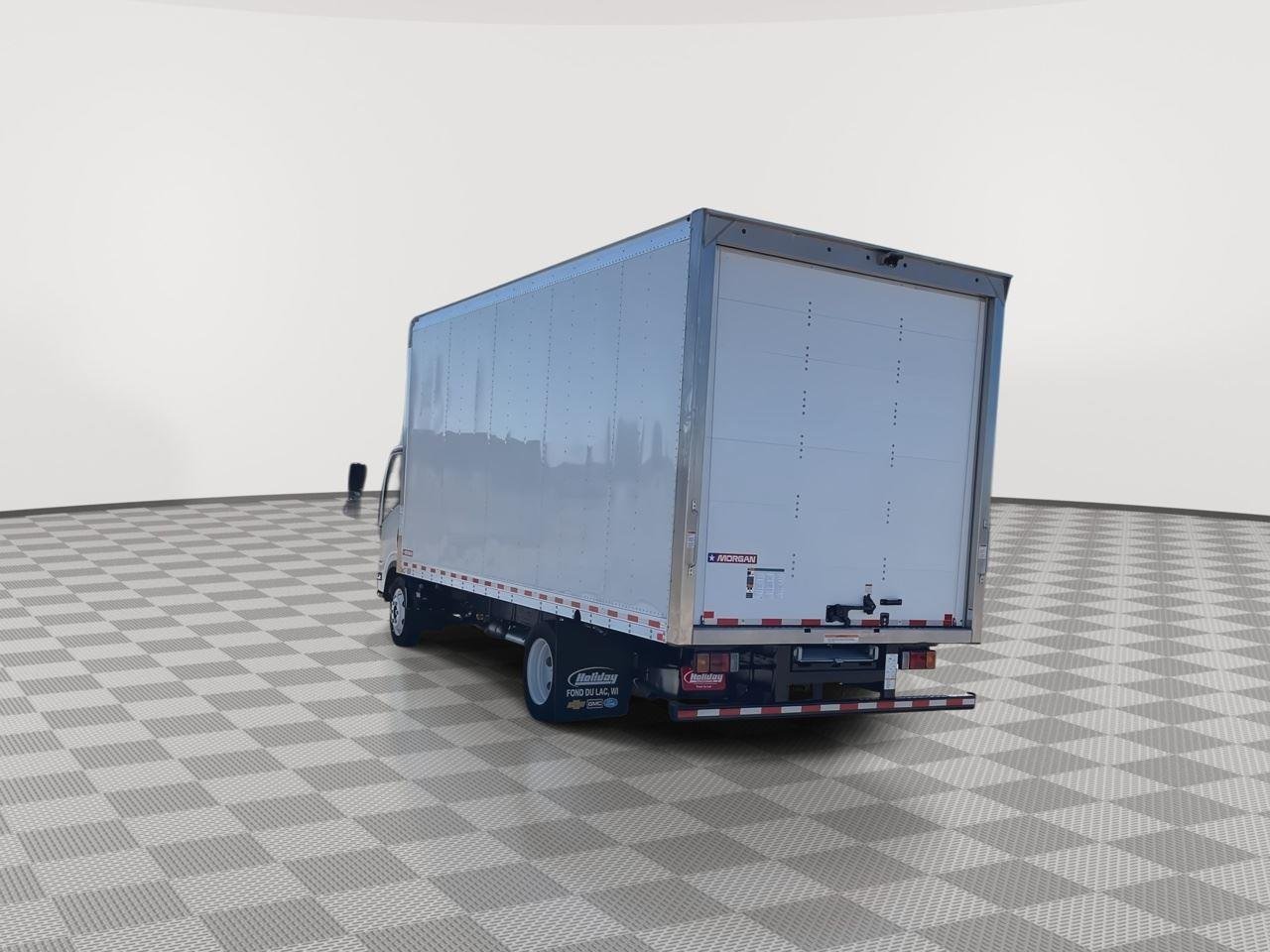 New 2024 Arc White Chevrolet  image 28