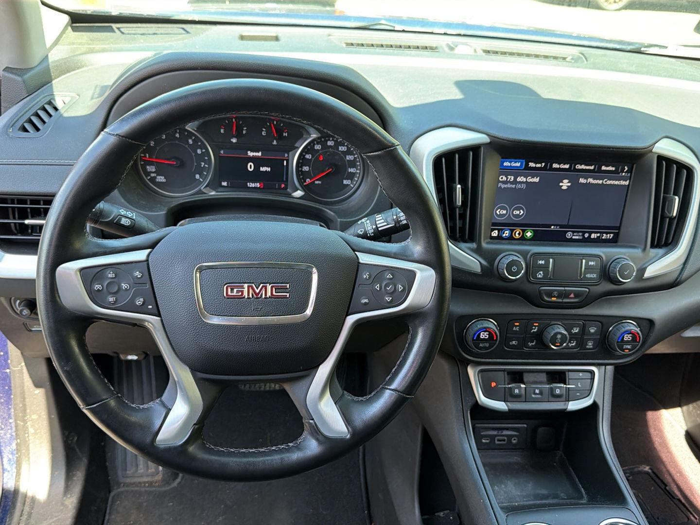 Used 2023 Marine Metallic GMC SLT image 2