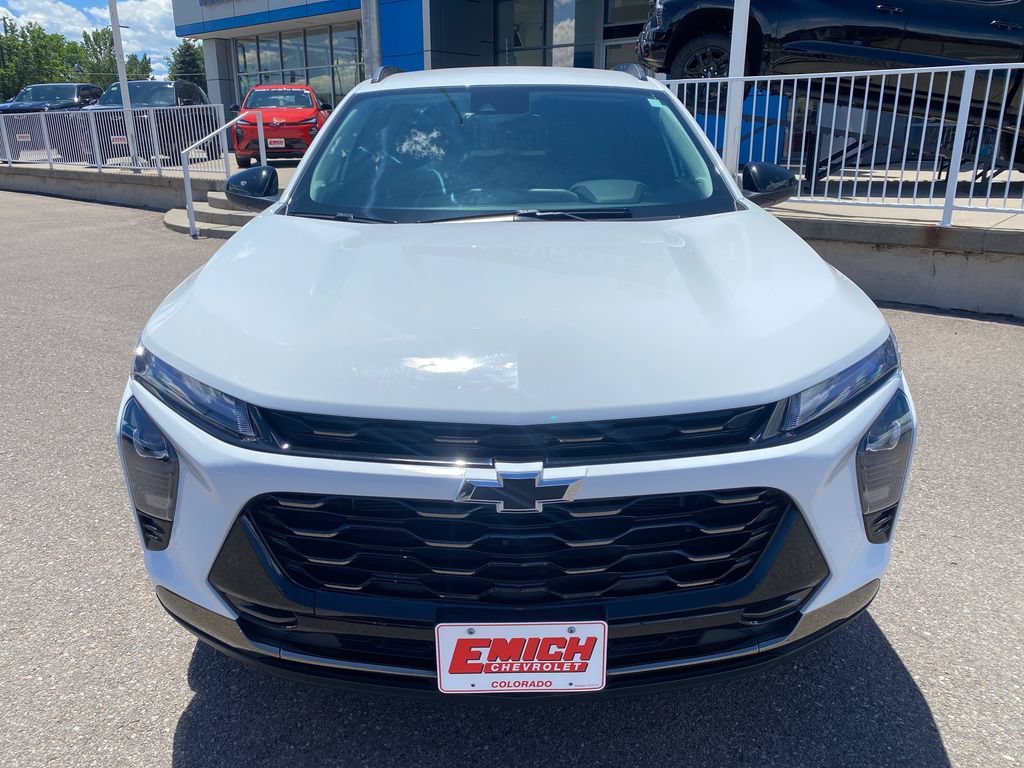 Used 2025 Summit White Chevrolet ACTIV image 8
