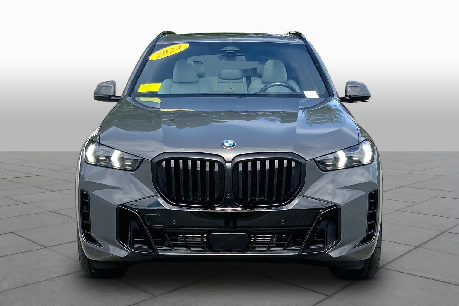 Used 2024 Gray Metallic BMW xDrive40i image 4