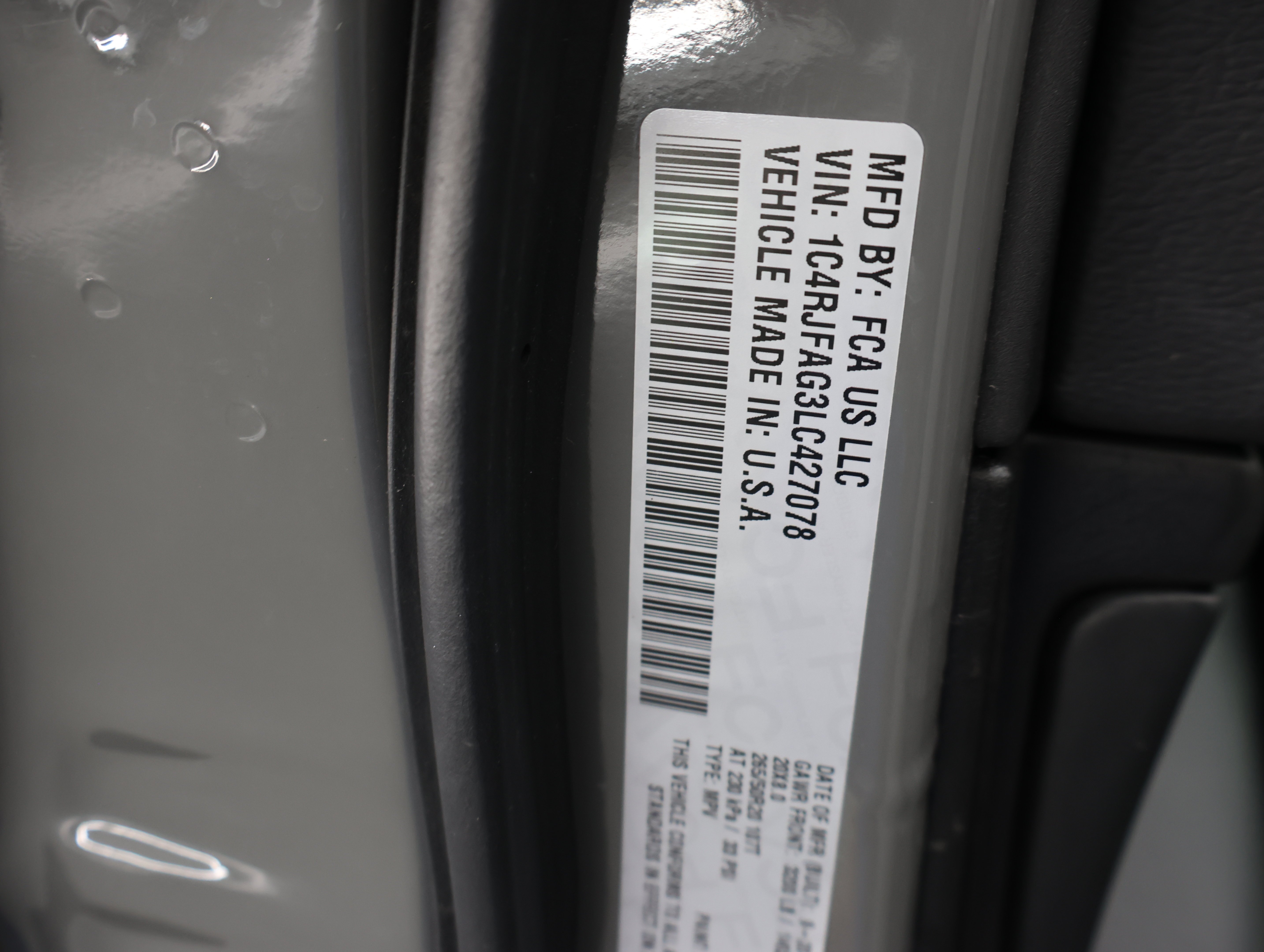 Used 2020 Sting-Gray Clearcoat Jeep 4x4 Altitude: ALTITUDE-4WD-NAV-MOON-HEATED SEATS-BACKUP CAM-1 OWNER image 62