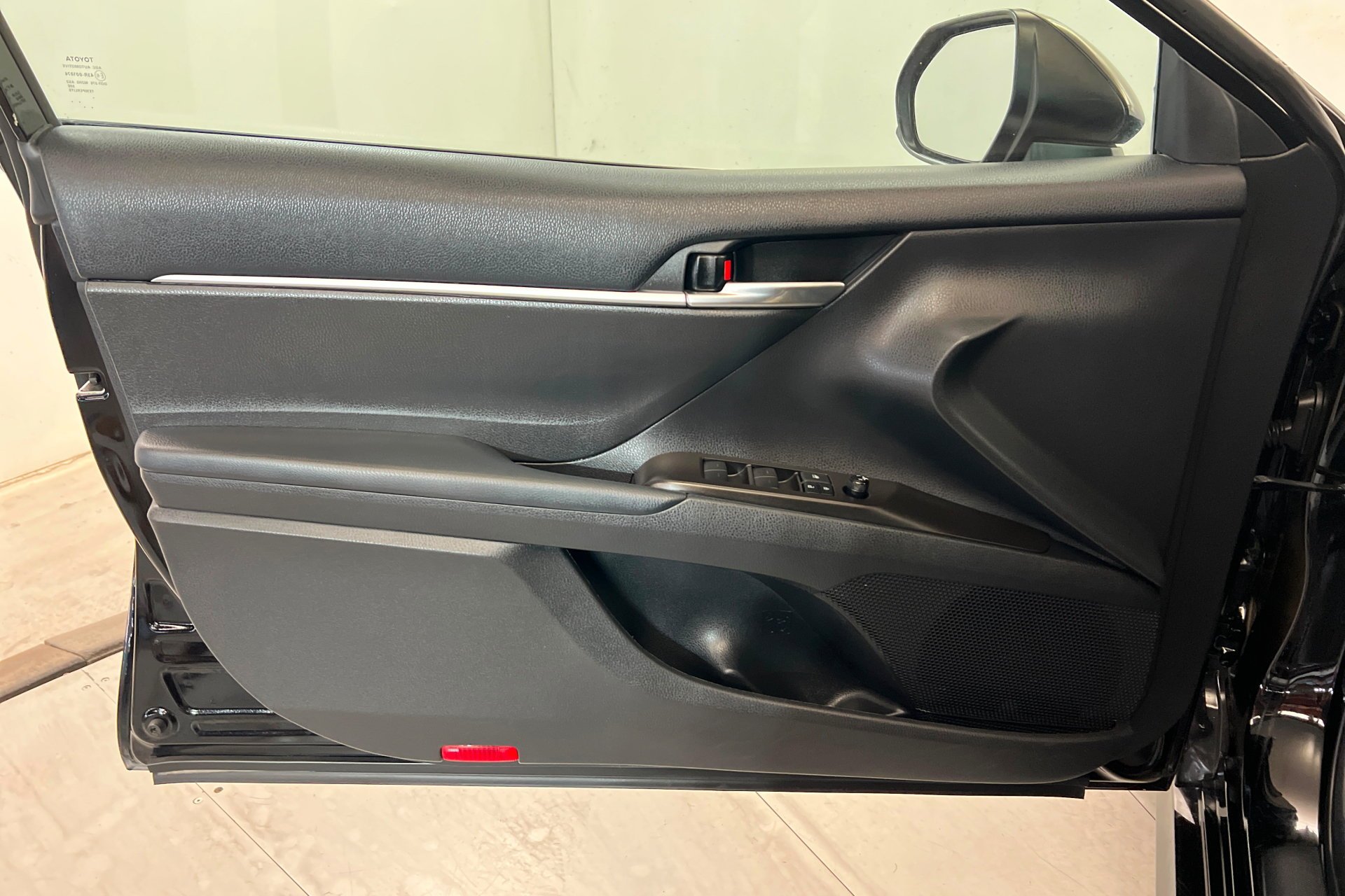 2022 Toyota Camry LE - Photo 15