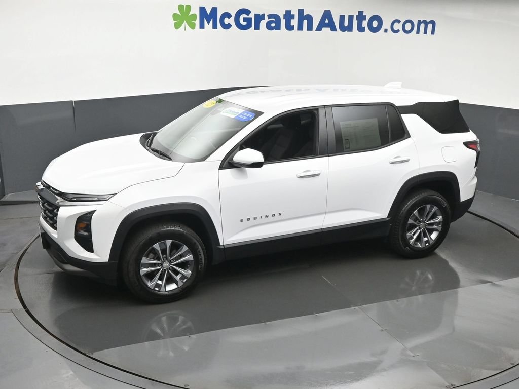 Used 2025 White Chevrolet LT image 22