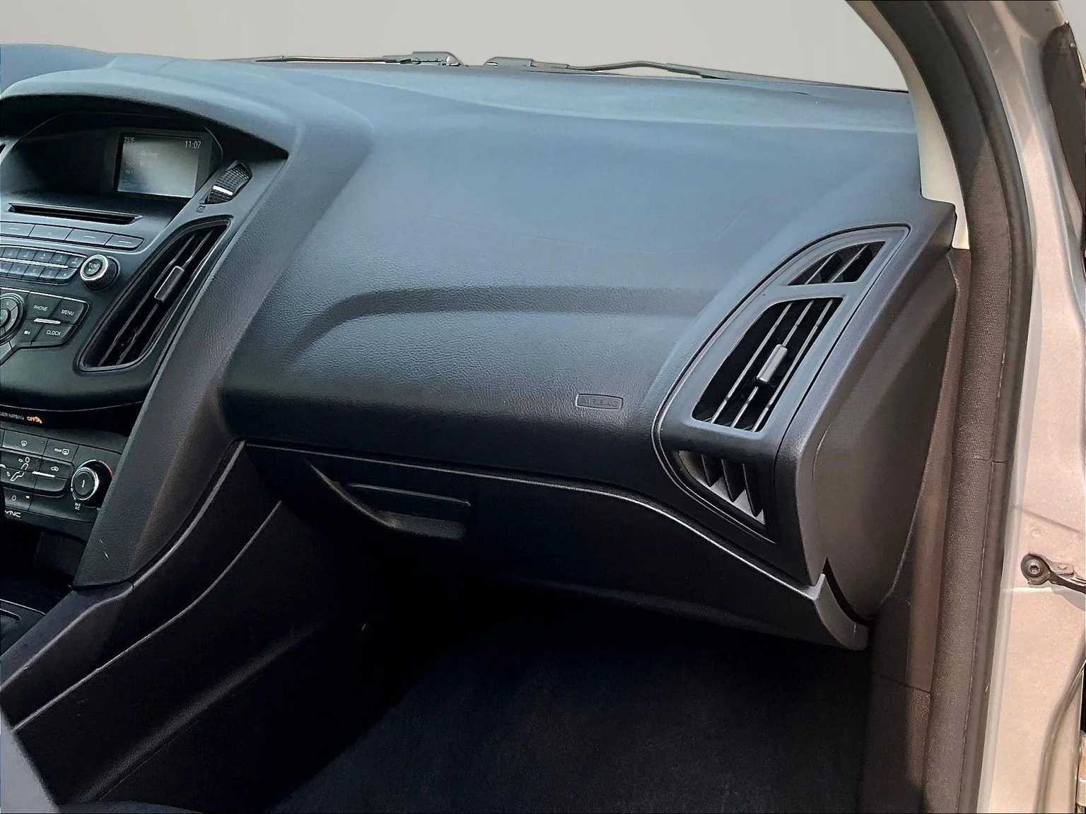 Used 2016 Silver Ford SE image 17