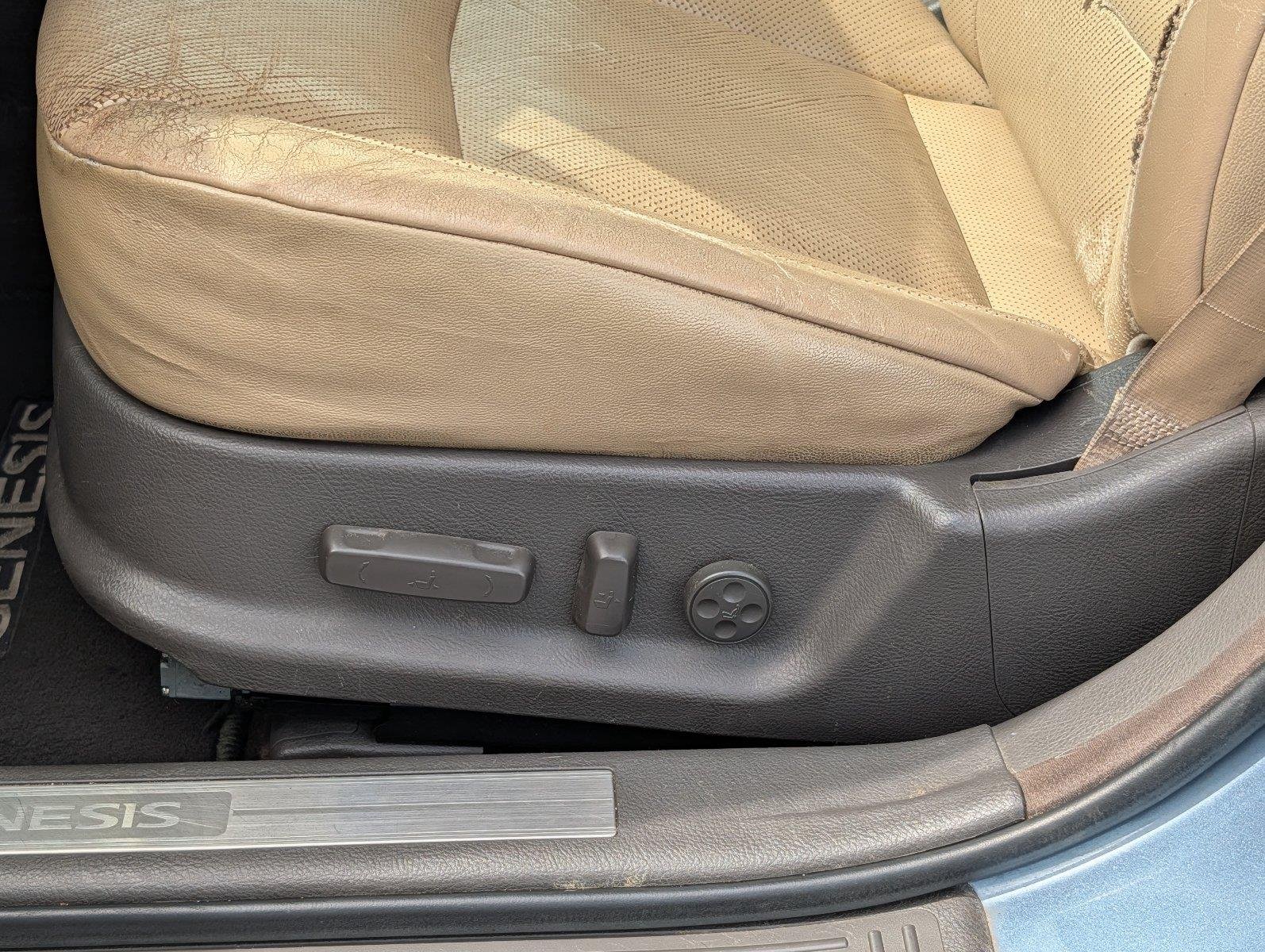 Used 2009 Sterling Blue Metallic Hyundai 3.8L image 11