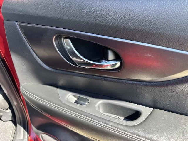 Used 2016 Red Nissan SV image 34