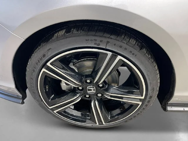 New 2026 Solar Silver Metallic Honda SE image 10