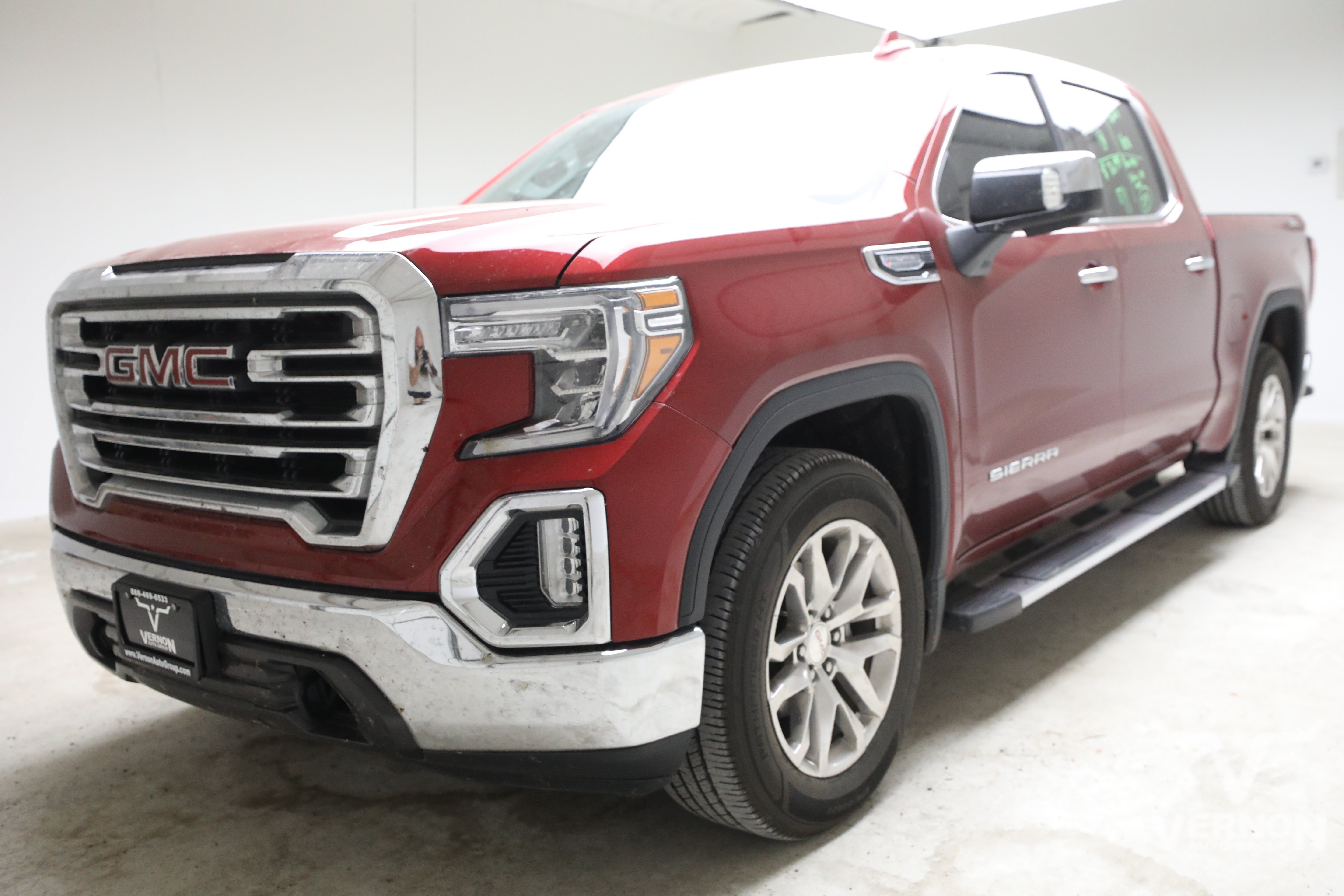 2022 GMC Sierra 4WD Crew Cab Short Box SLT's photo
