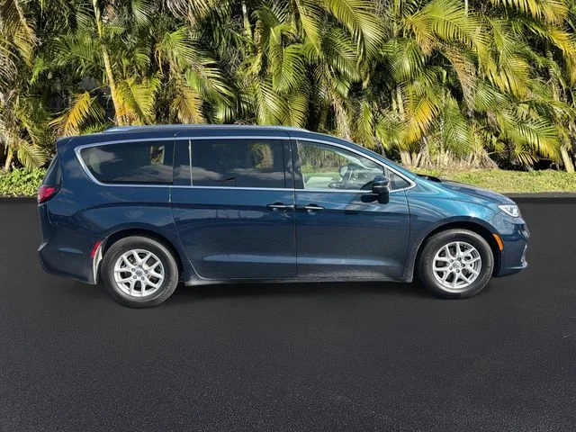 Used 2021 Blue Chrysler Touring L image 4
