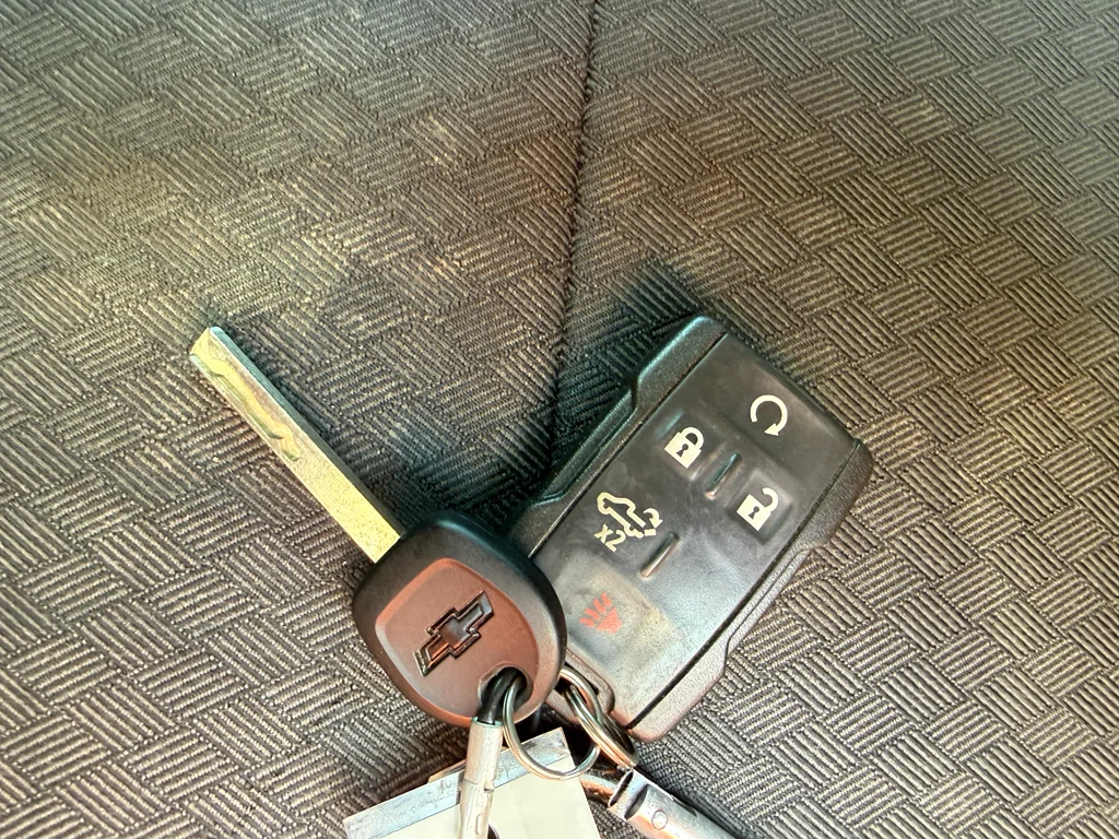 Used 2023 Summit White Chevrolet LT image 28