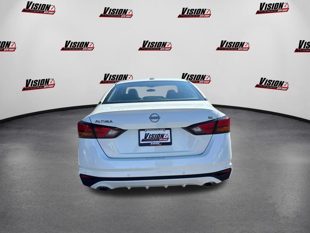 2025 Nissan Altima SL - Photo 6