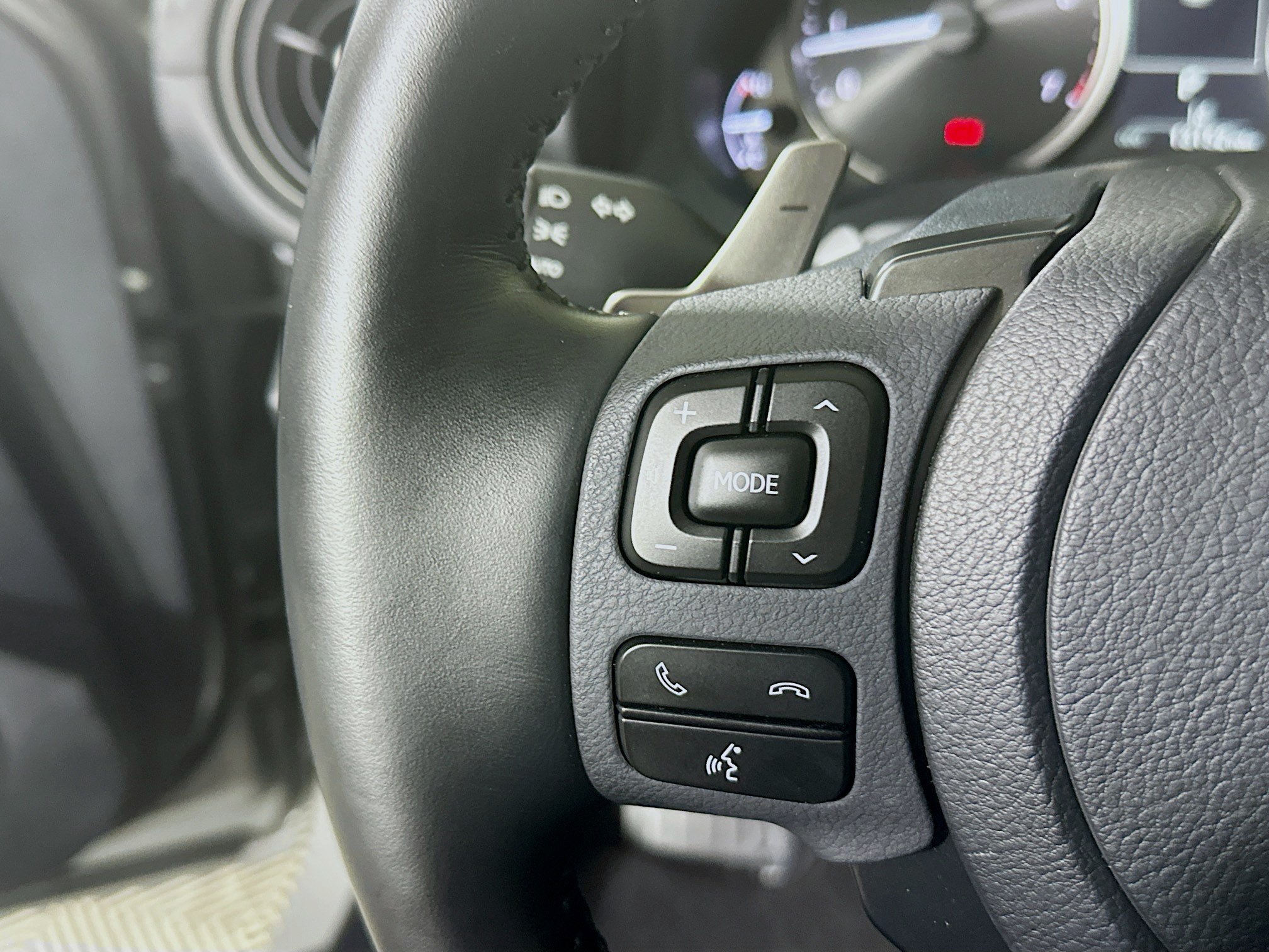 Used 2025 Incognito Lexus IS 350 F SPORT Design image 16