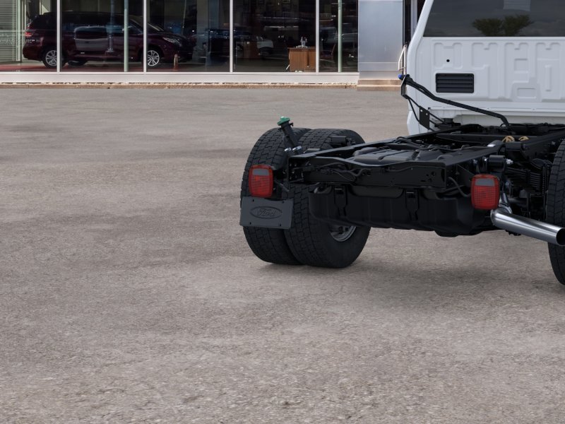 New 2026 Oxford White Ford F-550® XL image 21