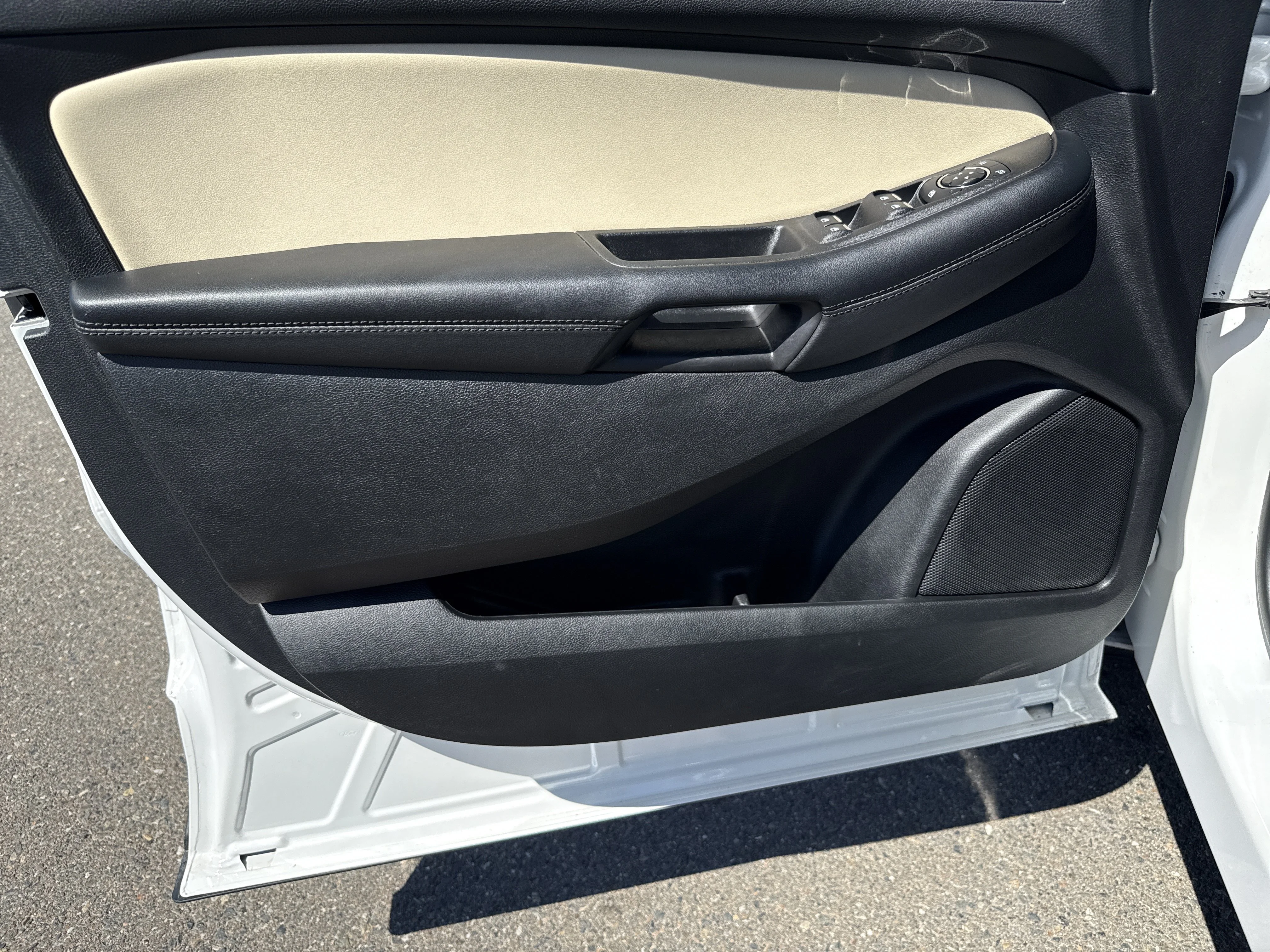 Used 2024 Star White Metallic Tri-Coat Ford SEL image 12