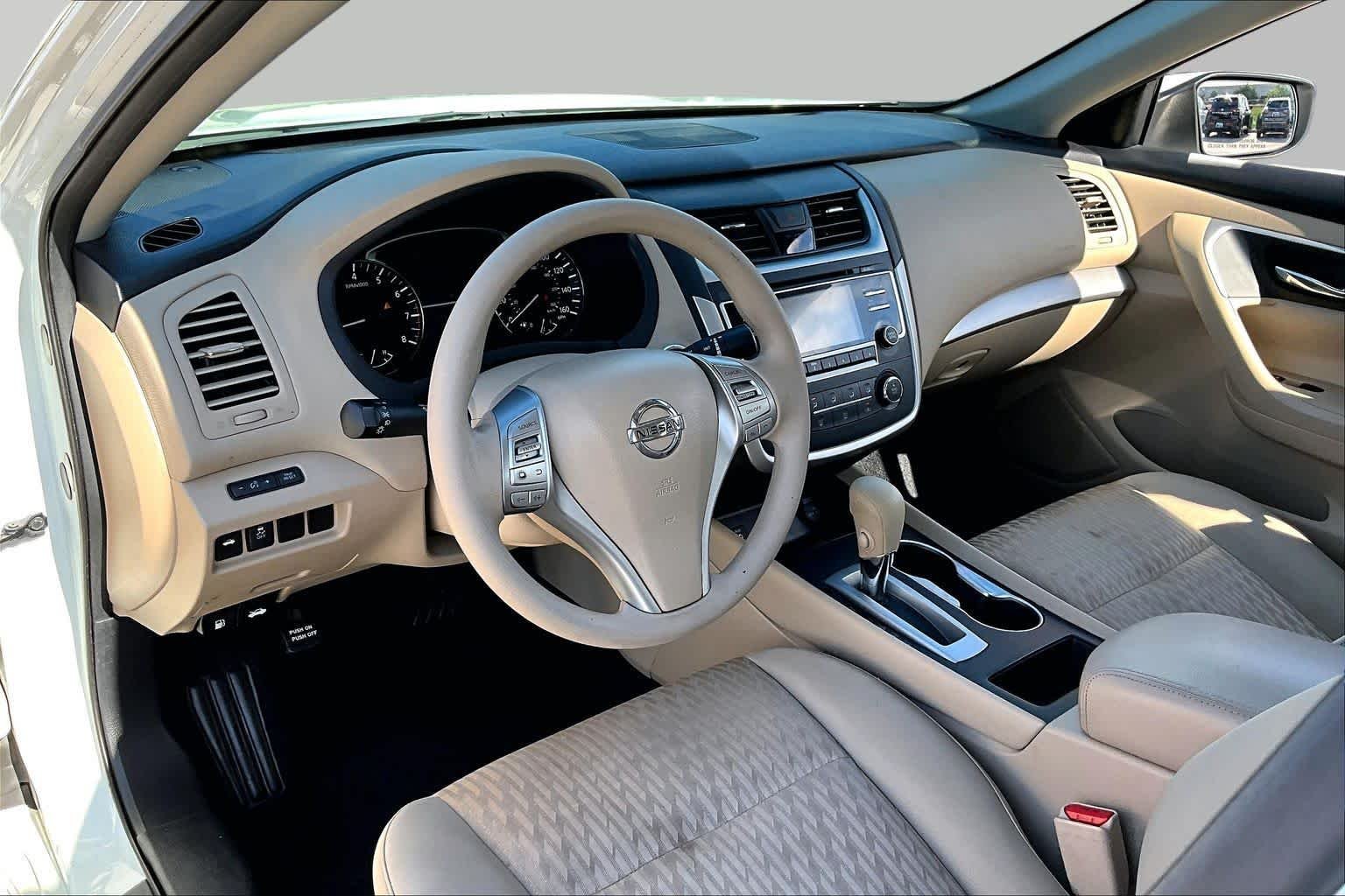 Used 2017 Glacier White Nissan 2.5 S image 18