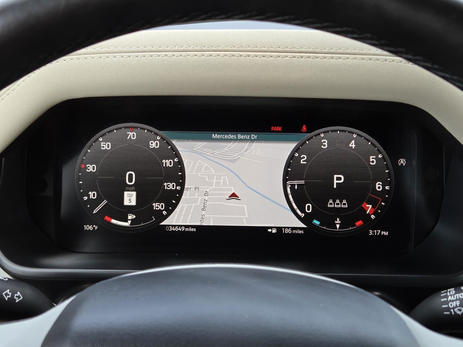Used 2023  Land Rover X-Dynamic SE image 19