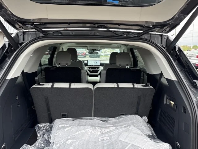 New 2026 Carbonized Gray Metallic Ford Active image 36