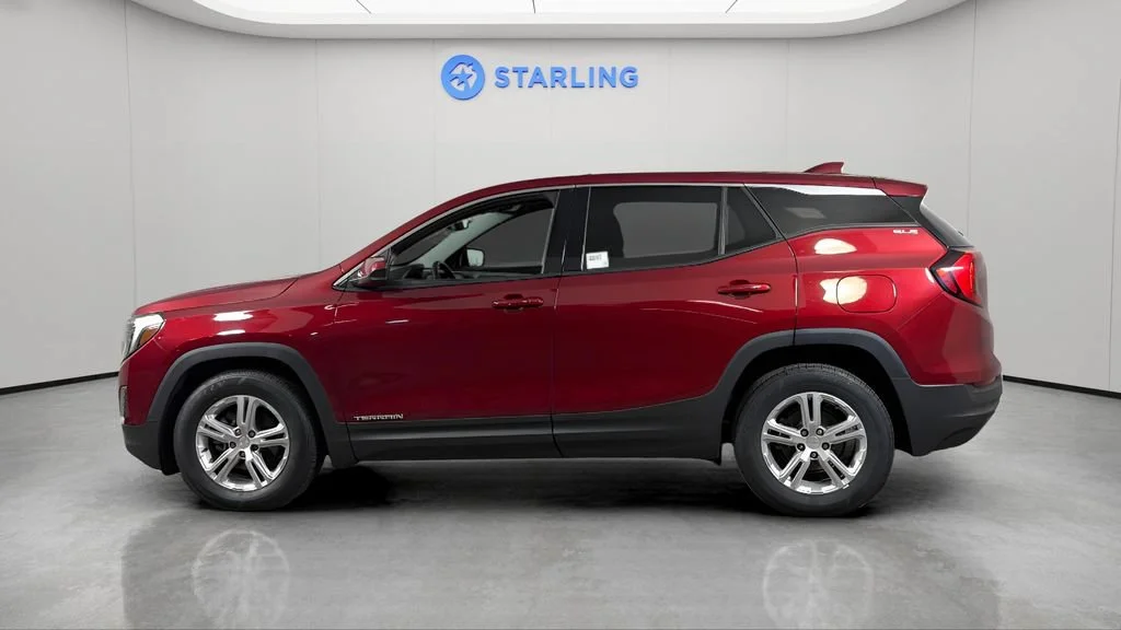 Used 2020 RED QUARTZ TINTCOAT GMC SLE image 3