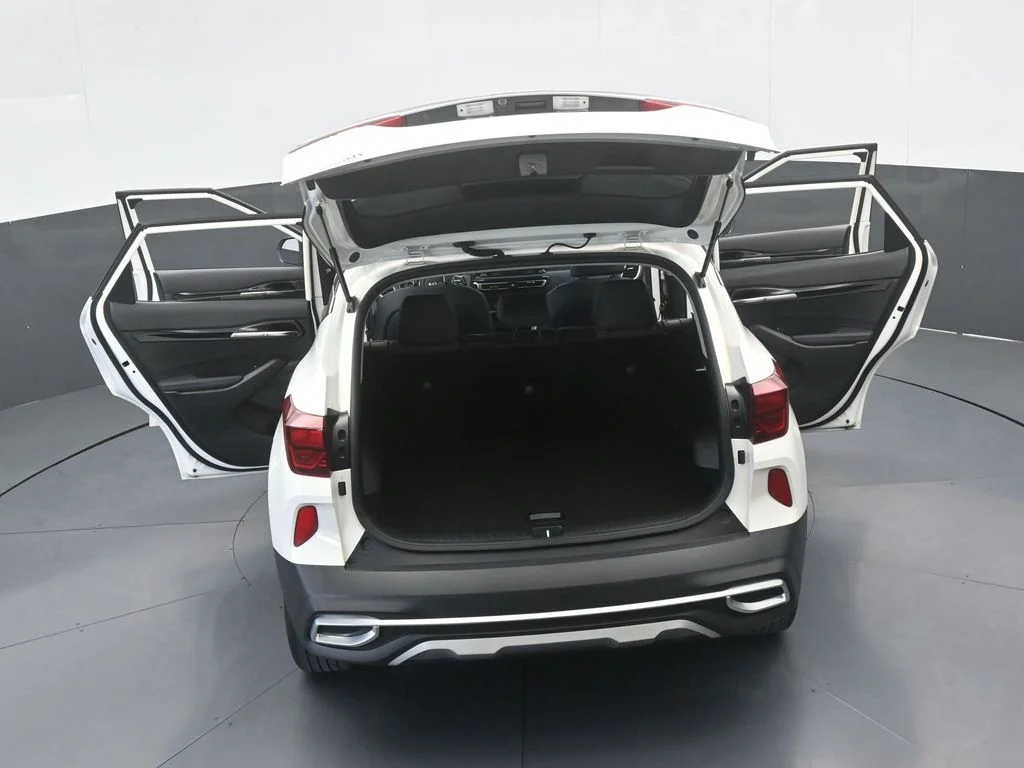 Used 2023 Clear White/Black Roof Kia S image 61