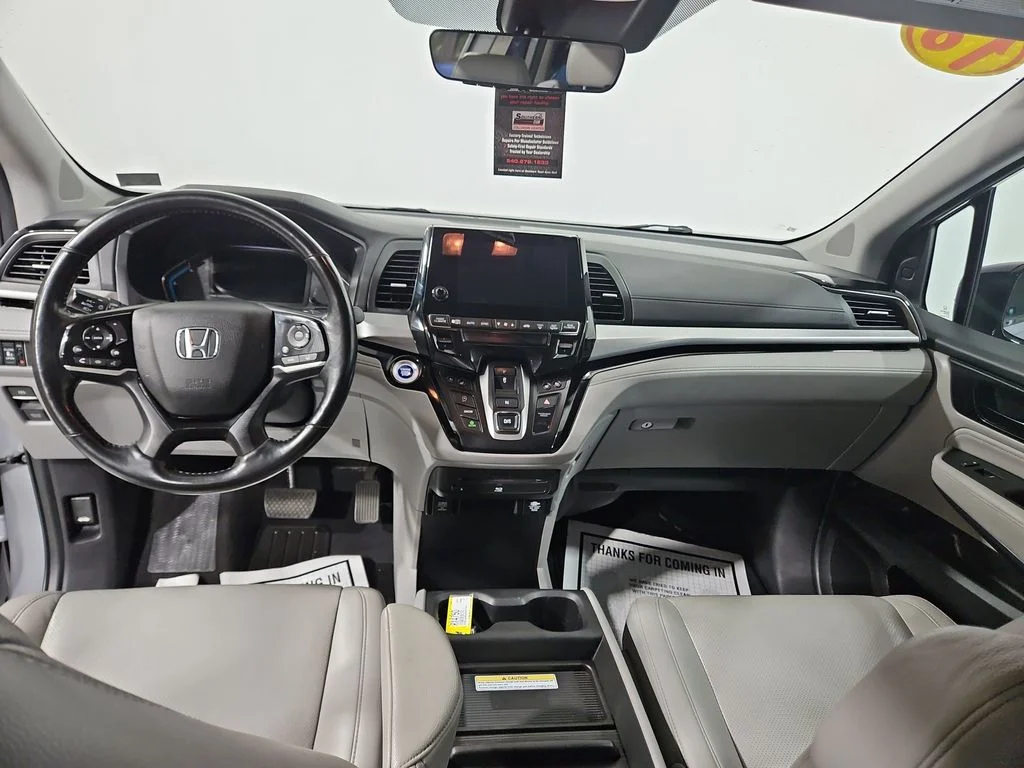 Used 2018 Pacific Pewter Metallic Honda Elite image 12