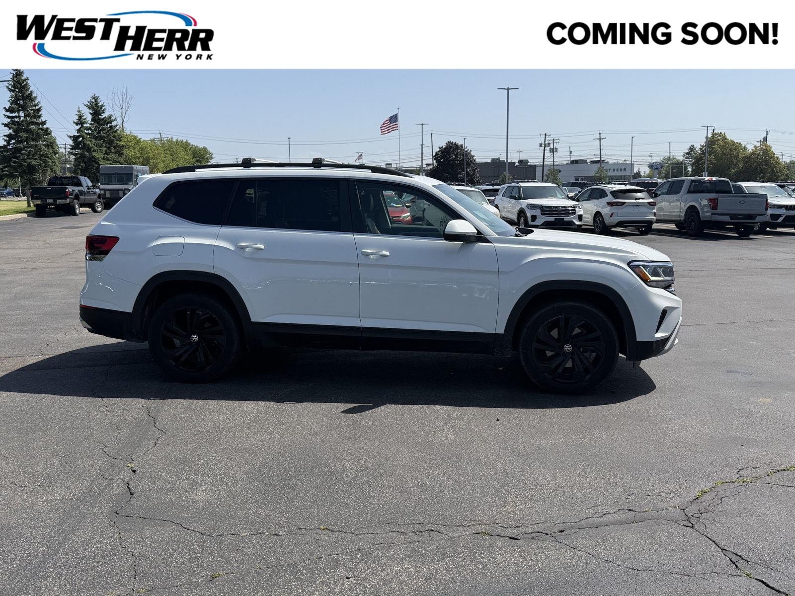 Used 2022 Wh Volkswagen  image 1