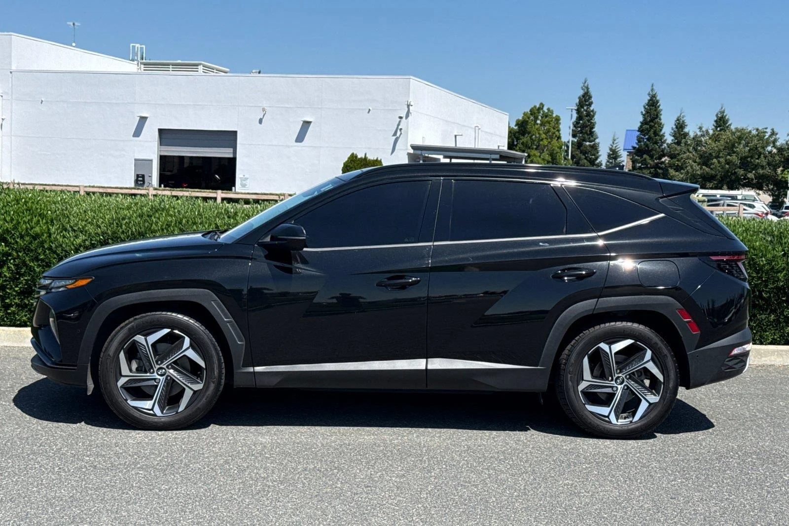 Used 2022 Phantom Black Hyundai Limited image 7