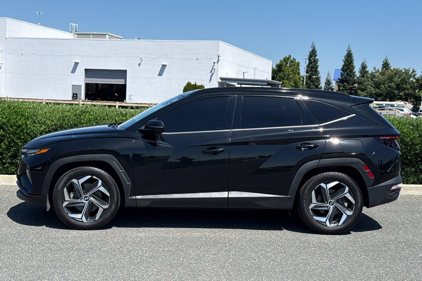 Used 2022 Phantom Black Hyundai Limited image 7