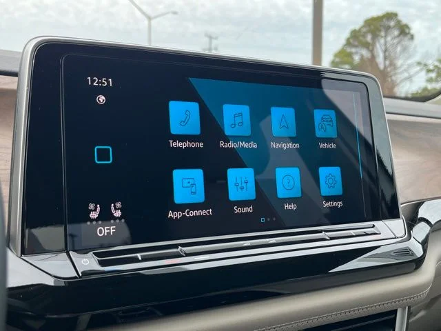 New 2026 White Volkswagen 2.0T SE w/Technology image 36