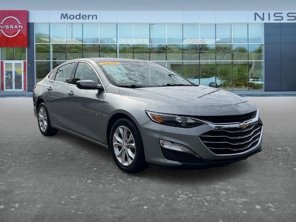 Used 2025 Sterling Gray Metallic Chevrolet LT image 3