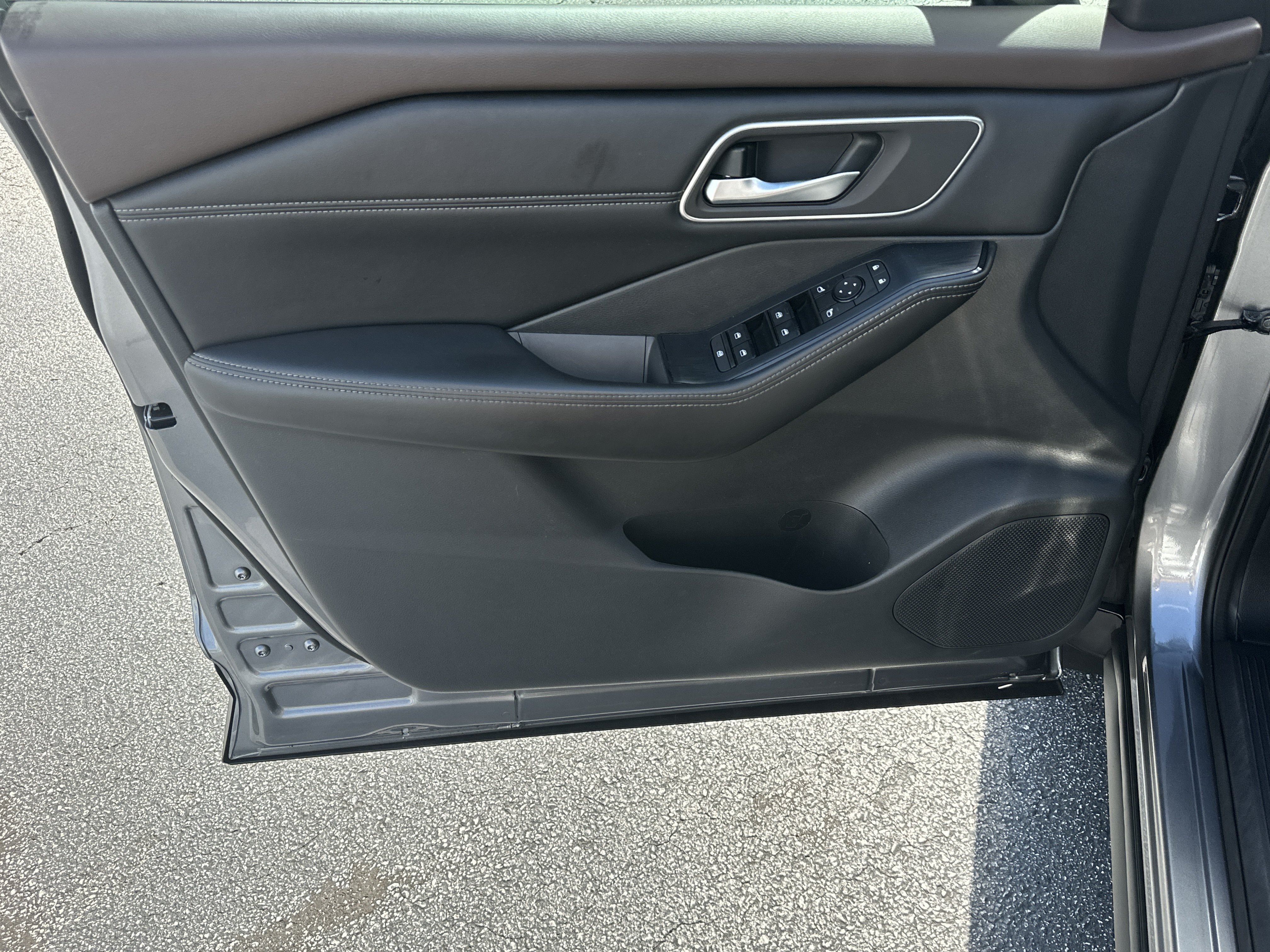 Used 2021 Gun Metallic Nissan SV image 10