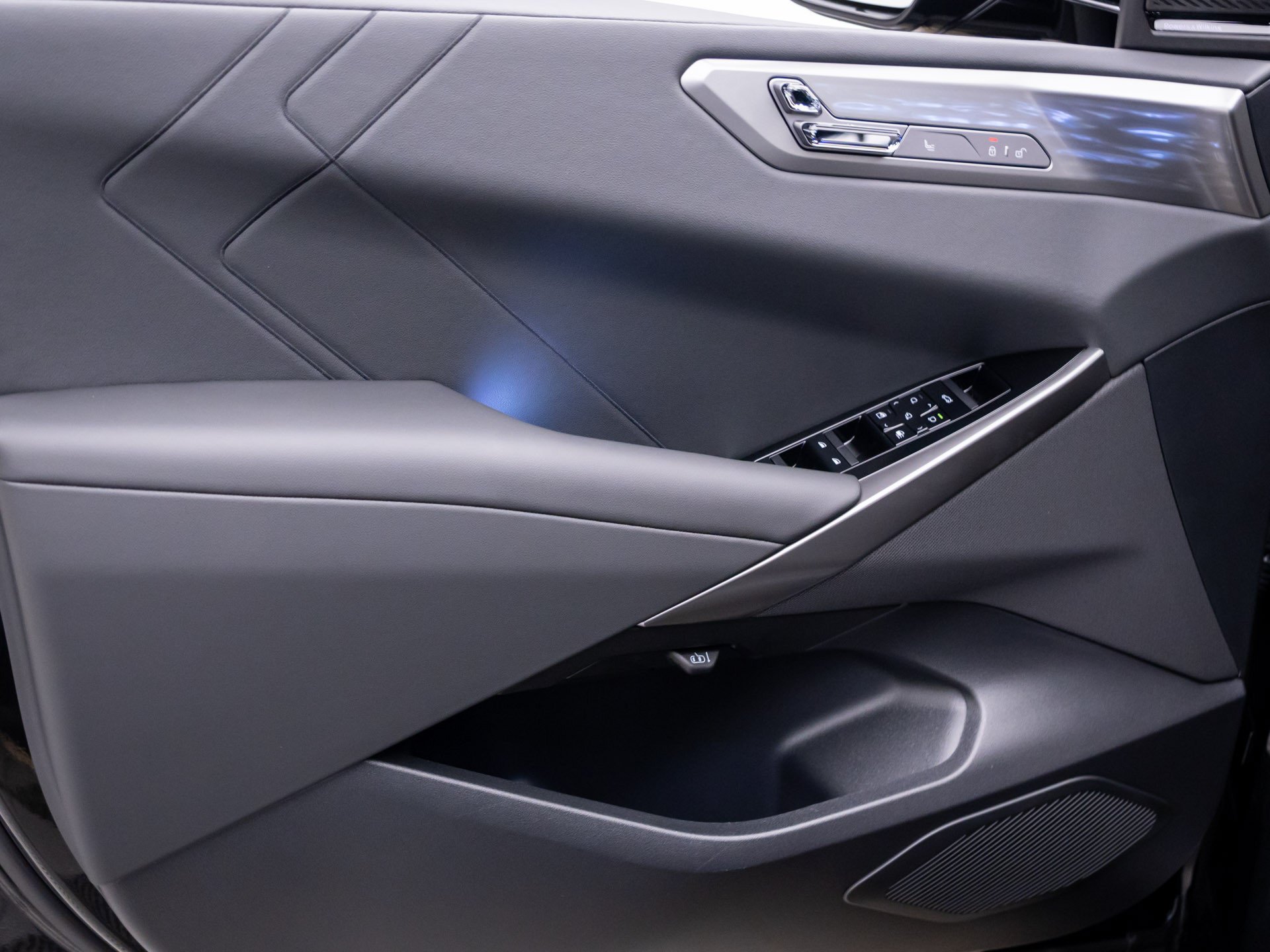 New 2027 Black Sapphire Metallic BMW 40 image 13