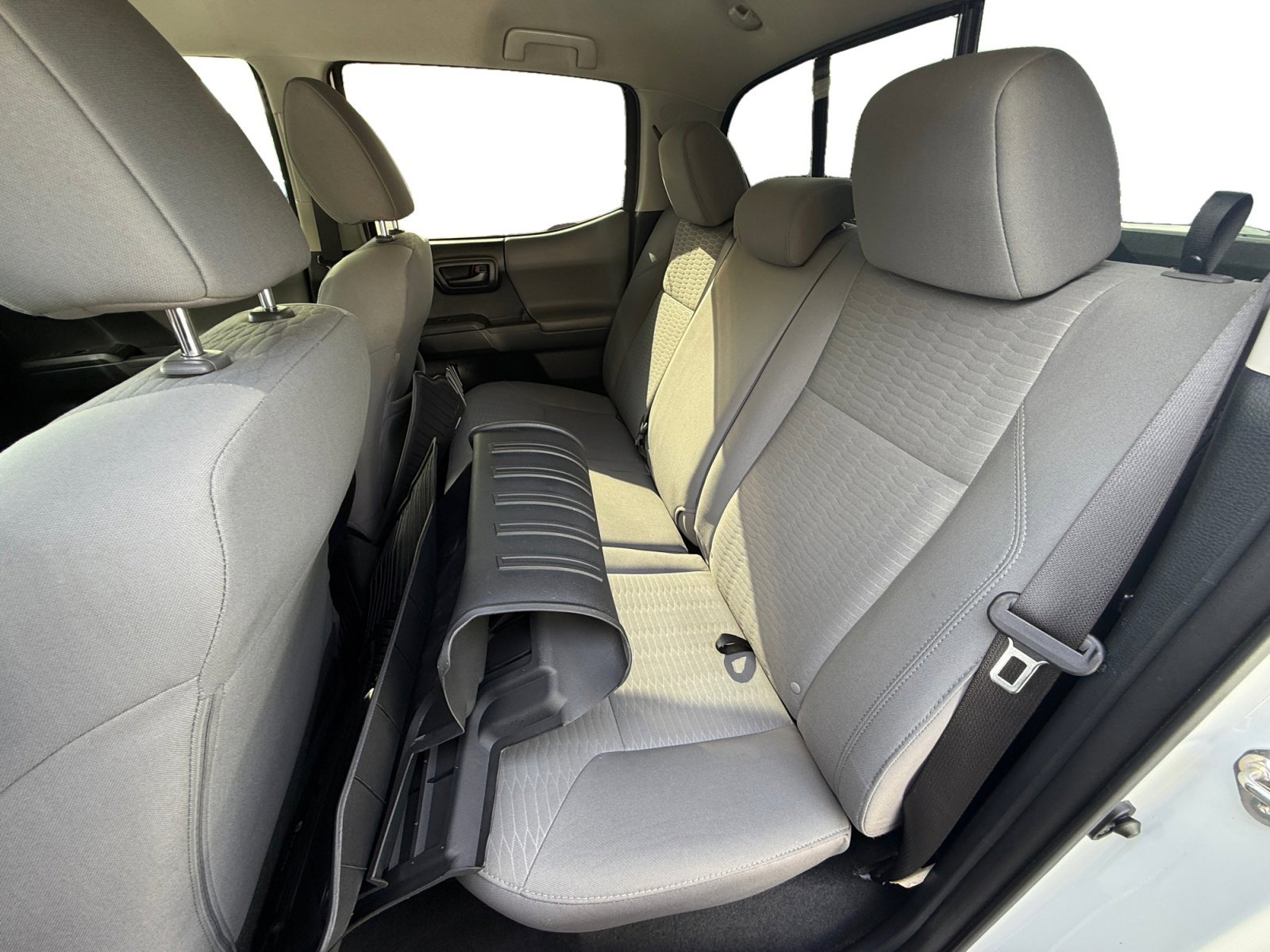 Used 2018 Super White Toyota SR image 16