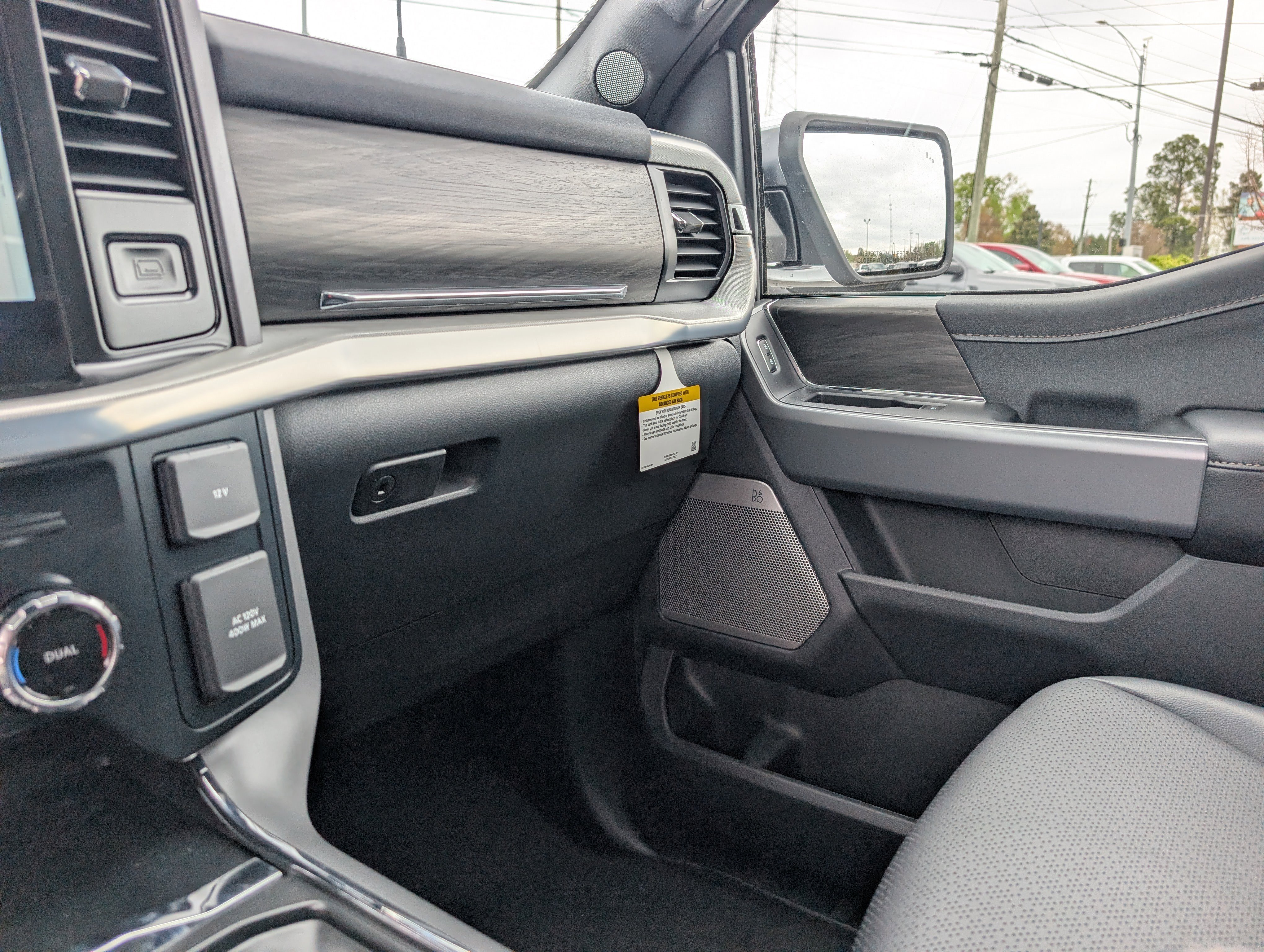 New 2026 Oxford White FORD Lariat® image 30